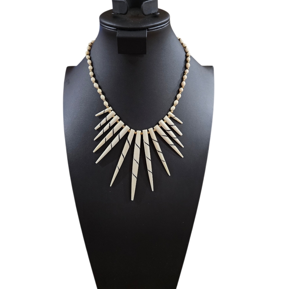 Vintage Cream Spike Necklace 18"